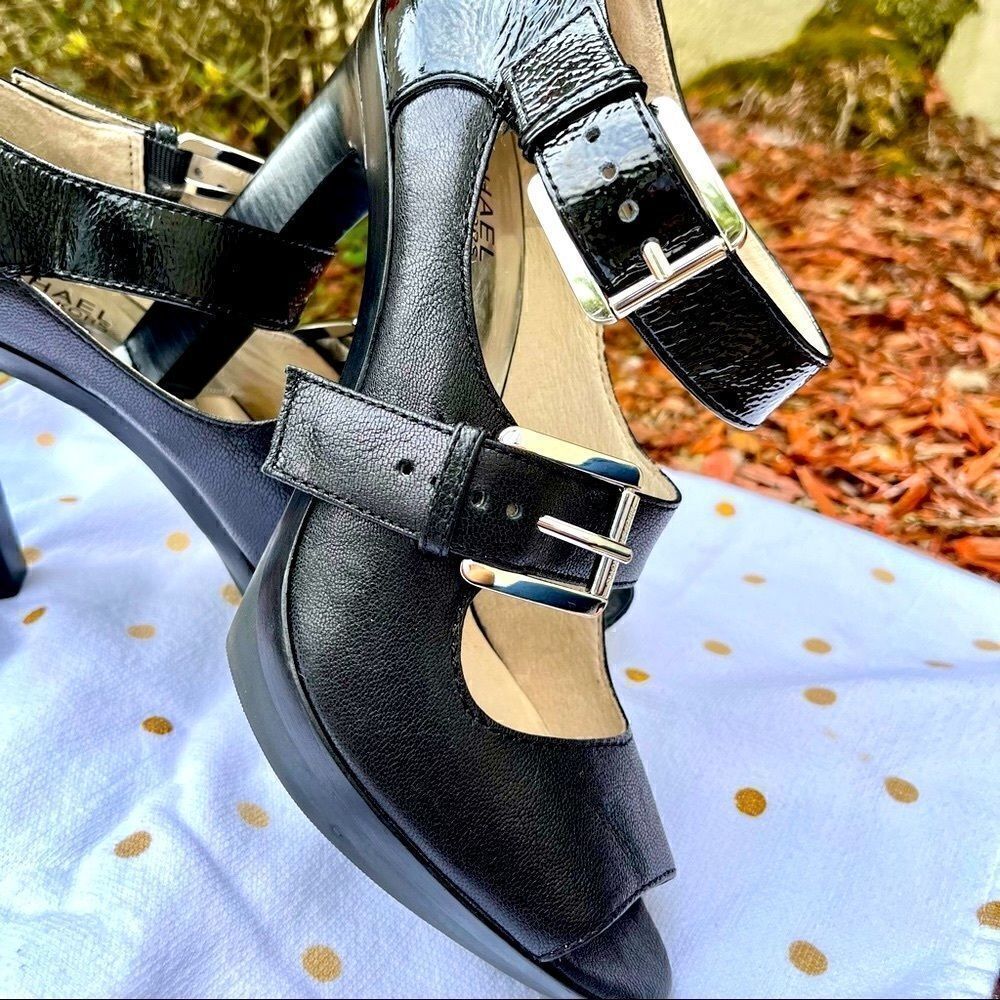 NEW MICHAEL KORS DESERT JETBLACK LEATHER BUCKLE STRAP HEELS 9-1/2M - Picture 7 of 16